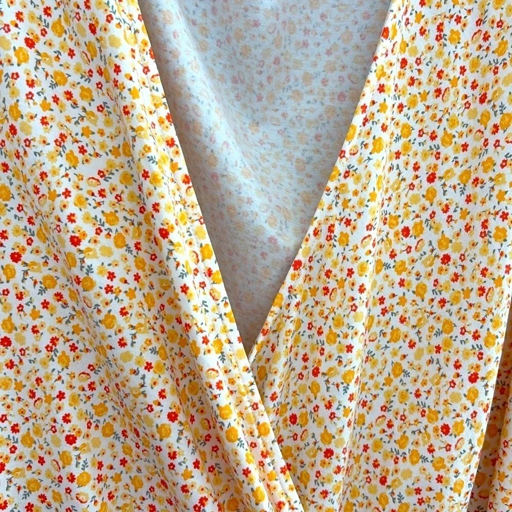 NWOT Lands' End Gold/Yellow Flutter Sleeve Wrap/Tie Blouse.Floral Design.Size 2X - Picture 4 of 10